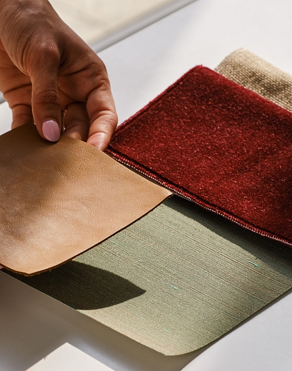 04 amenities library material desktop 2x